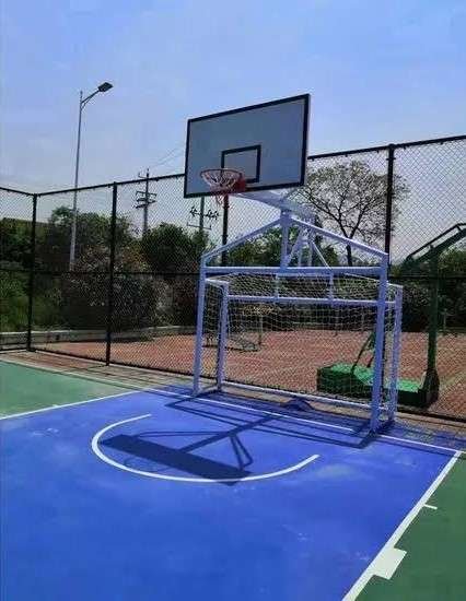 تجهيزات وإكسسوارات الملاعب