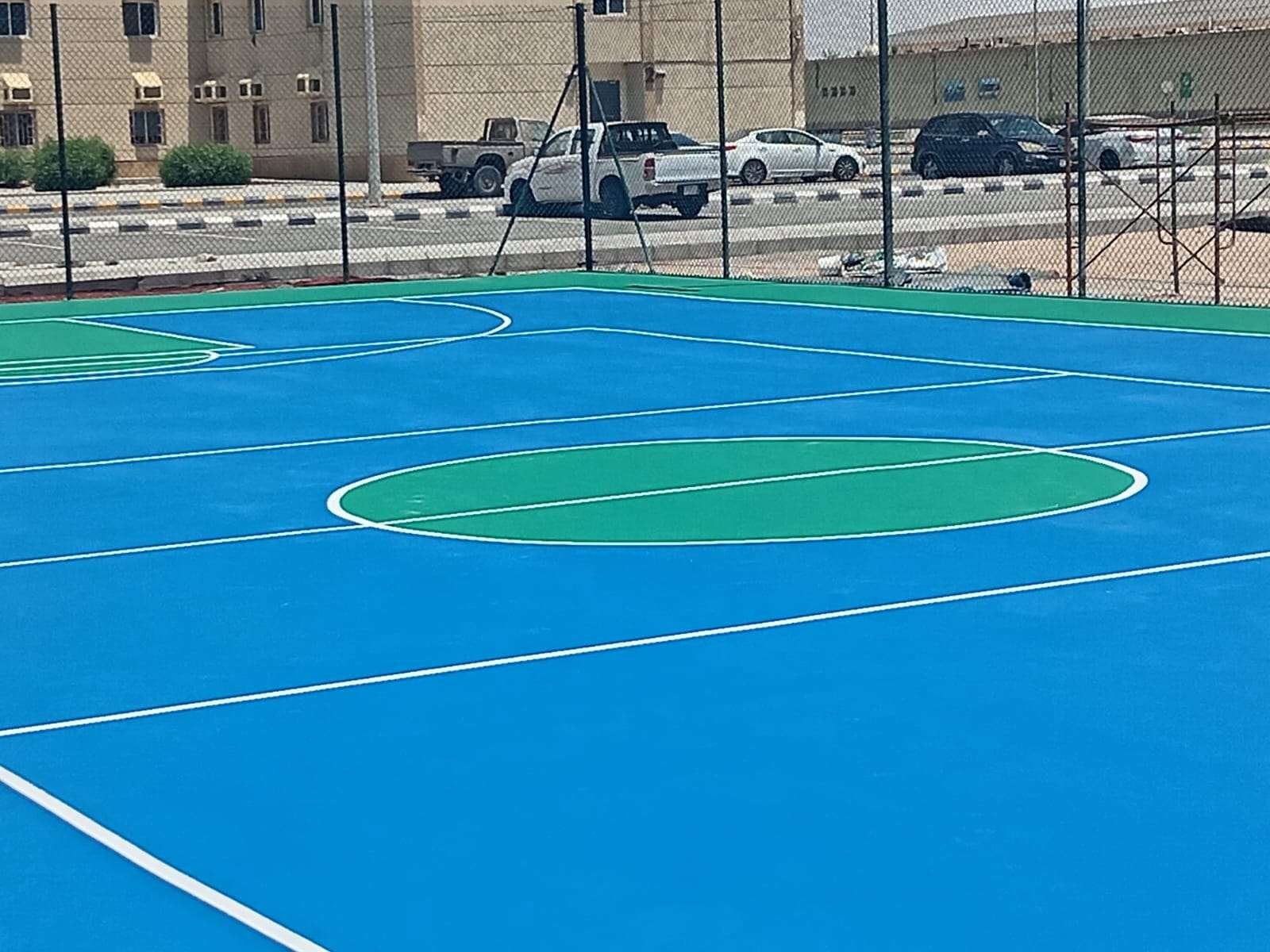 الملاعب متعددة الأغراض Multi Courts (سلة ، طائرة ، يد ، تنس)،